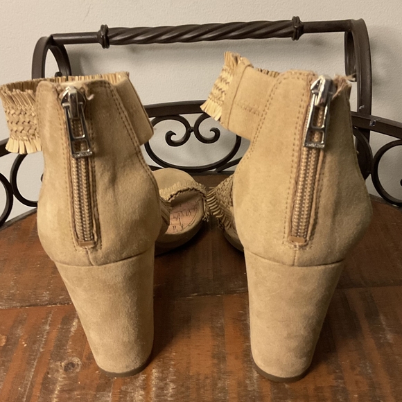 Sam & Libby Esther Raffia Straw Block Heels - Picture 4 of 5